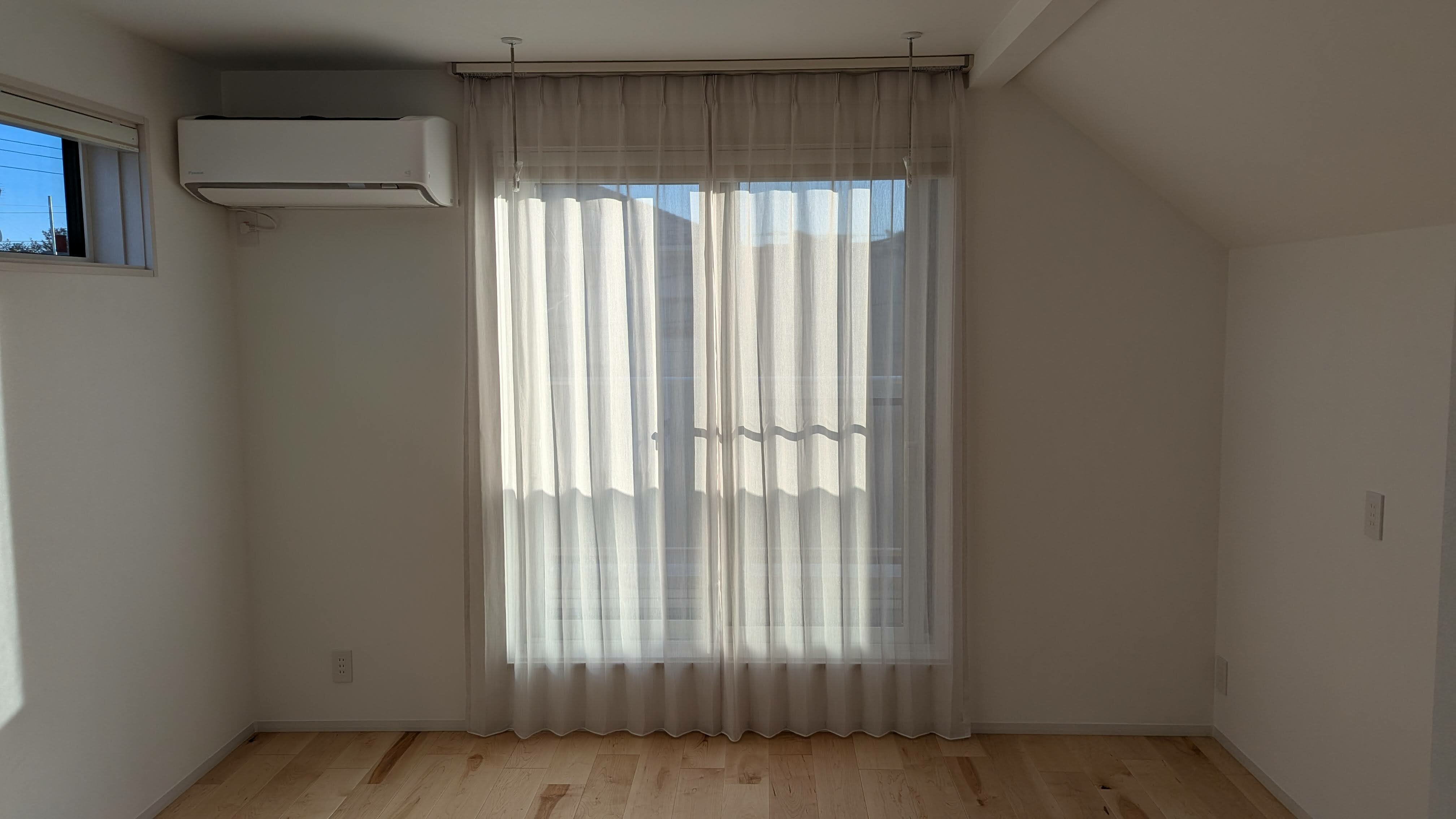 Balcony door lace curtain